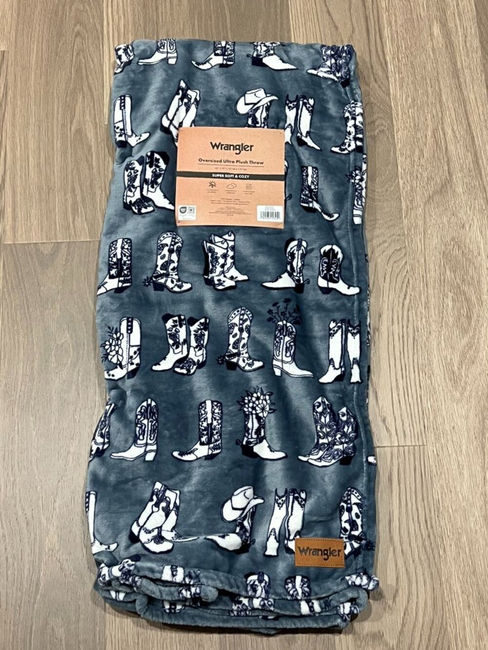 WRANGLER Oversized Plush Throw Blanket 60x70 Western Cowboy Boots Hat Flowers
